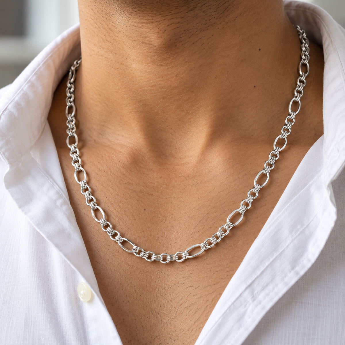 Silver-Tone Mixed Link Chain Necklace with Oval and Multi-Ring Round Links product image 1 [product-intake-media:0f325a2e-588c-4846-87be-427607dbbaa1]