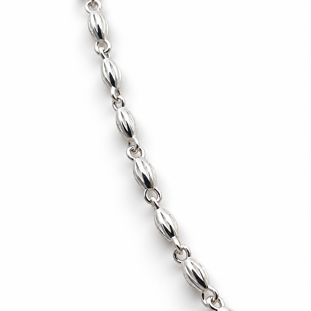 Sterling Silver Fluted Oval Bead Link Chain Necklace with Lobster Clasp product image 1 [product-intake-media:b1951f73-13a5-40bc-a2e3-d723ea3bafa8]
