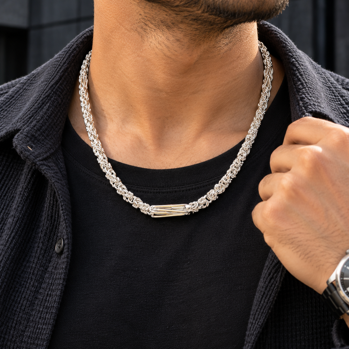 Twisted interlinked Maharaja silver chain product image 1 [product-intake-media:7f6a517f-102a-42ad-b45b-8d244583af7b]