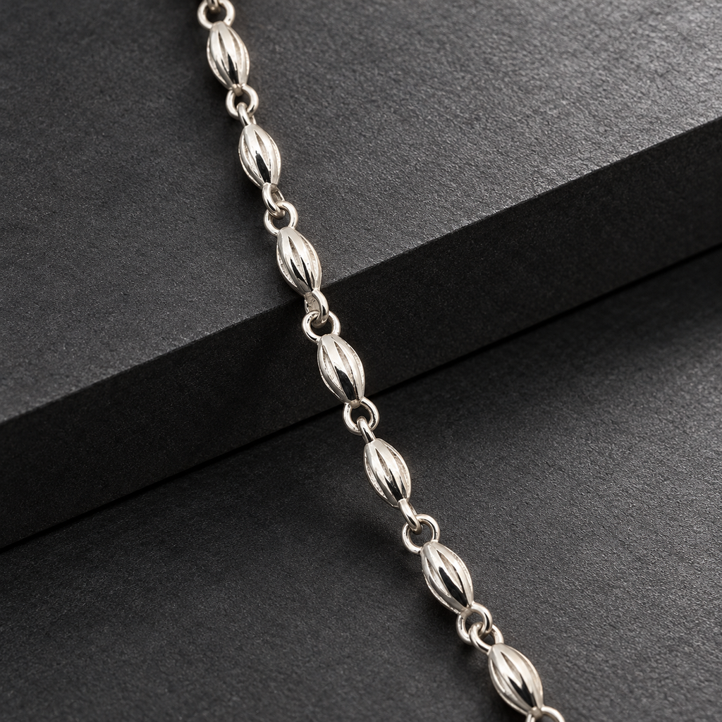 Sterling Silver Fluted Oval Bead Link Chain Necklace with Lobster Clasp product image 2 [product-intake-media:f5c4b3fb-f272-4c3f-a727-cae50d55a038]