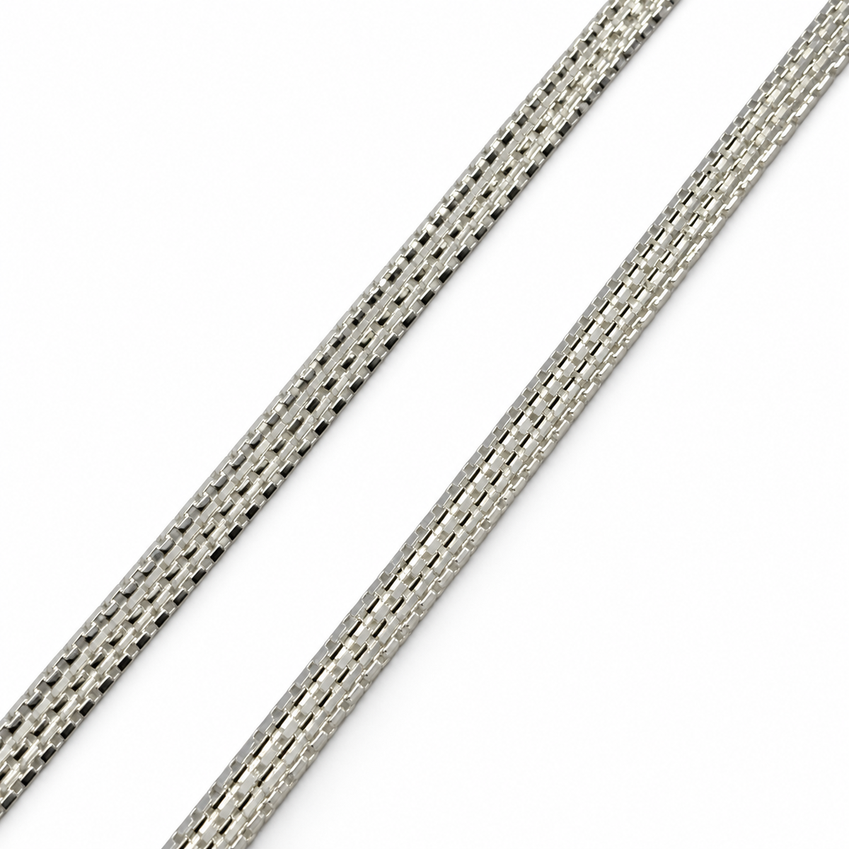 Premium extra high rhodium polished silver chain product image 3 [product-intake-media:88b9fba7-3aeb-4d9f-b31e-4444d402af6b]