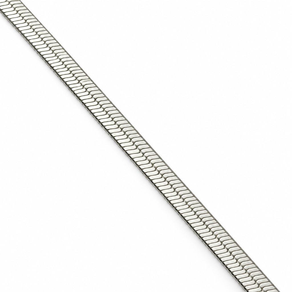 Flat Herringbone Snake Chain Silver Necklace with Lobster Clasp, Chains product image 3 [product-intake-media:72cb13bb-5dcb-4955-ab10-f5268c42318a]