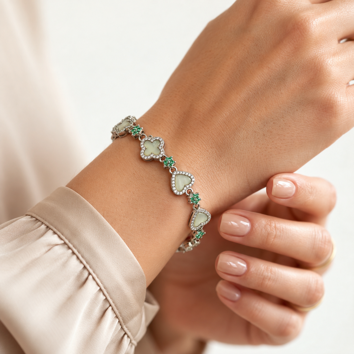 Classy Ivory Zade clover silver slider bracelet product image 4 [product-intake-media:2c6fcefa-eed2-4f41-8a7f-318e6154b6b3]