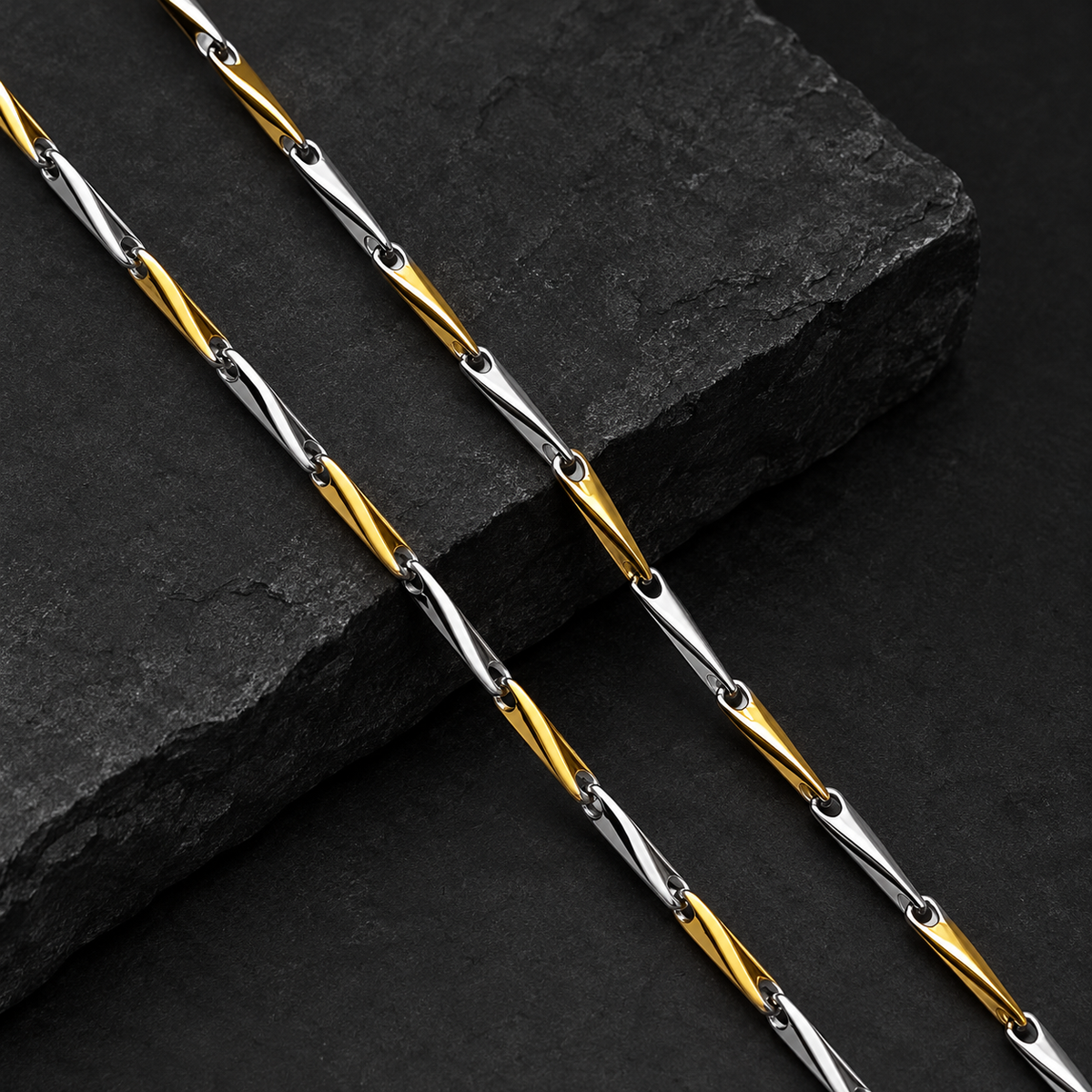 Modern premium look sleek Dual tone Silver gold chain product image 4 [product-intake-media:0f580acf-d605-4ed5-bc92-cce49c5c72b1]