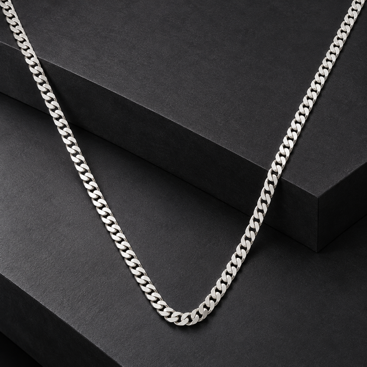 Silver Flat Curb Link Chains, 24 Inch, 4.5 mm product image 4 [product-intake-media:5a607151-21e3-4964-9d96-c710077ce040]