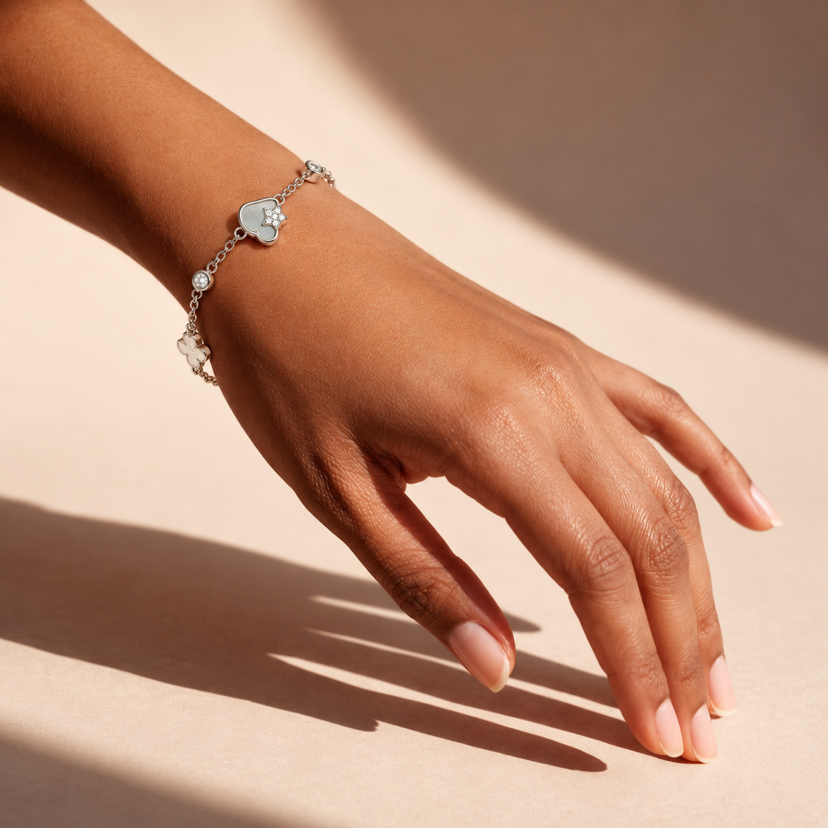 SILVER BRACELET with Sparkling Love motif product image 6 [product-intake-media:724a06bb-8e26-4f5a-a3c1-c85f505fdbf8]