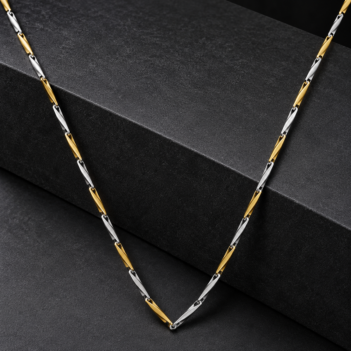 Modern premium look sleek Dual tone Silver gold chain product image 6 [product-intake-media:8d955b01-7778-47ed-8ed3-afd150c23020]