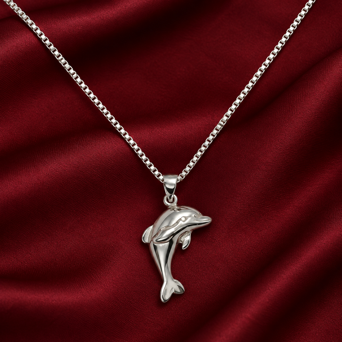 Silver dolphin pendant product image 8 [product-intake-media:1707f914-3be3-4b0f-97fd-173e853b4418]
