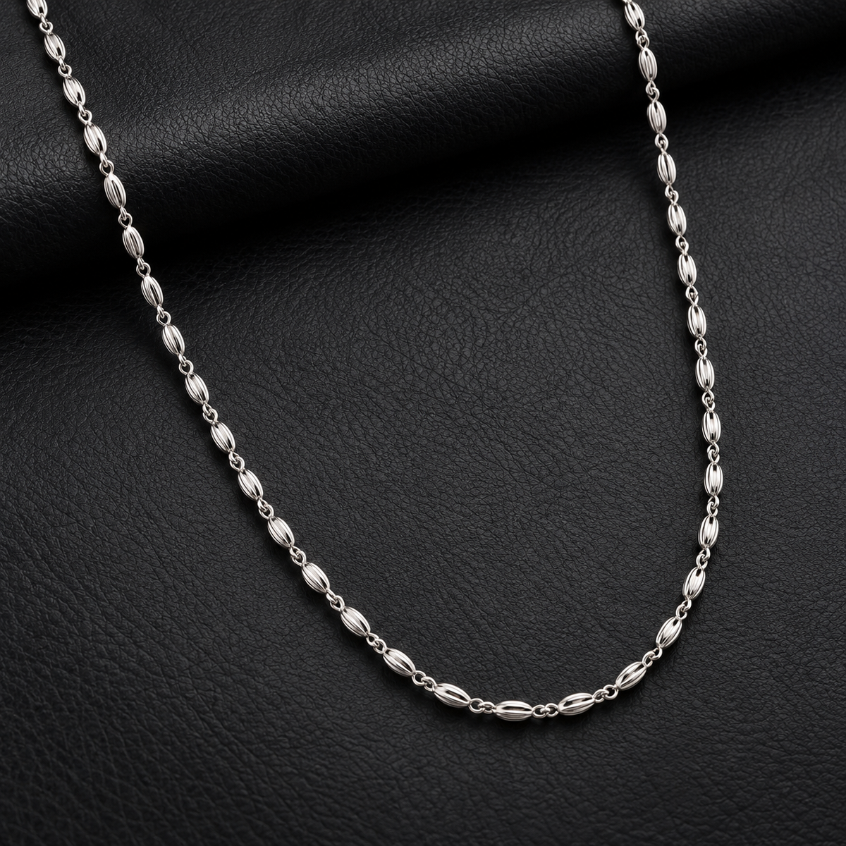 Sterling Silver Fluted Oval Bead Link Chain Necklace with Lobster Clasp product image 10 [product-intake-media:8aca4286-ff51-4bde-951a-e9ac3855ed63]