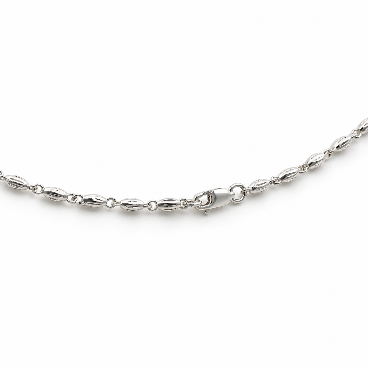 Sterling Silver Fluted Oval Bead Link Chain Necklace with Lobster Clasp product image 22 [product-intake-media:59bf02d2-47a1-4480-8d98-376c303723f9]