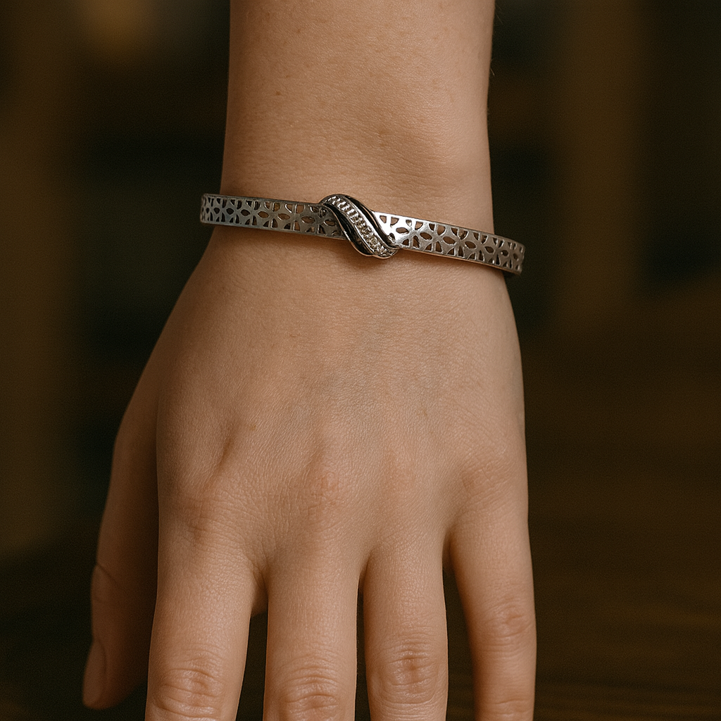 925 Sterling Silver Daisy Twist Bangle
