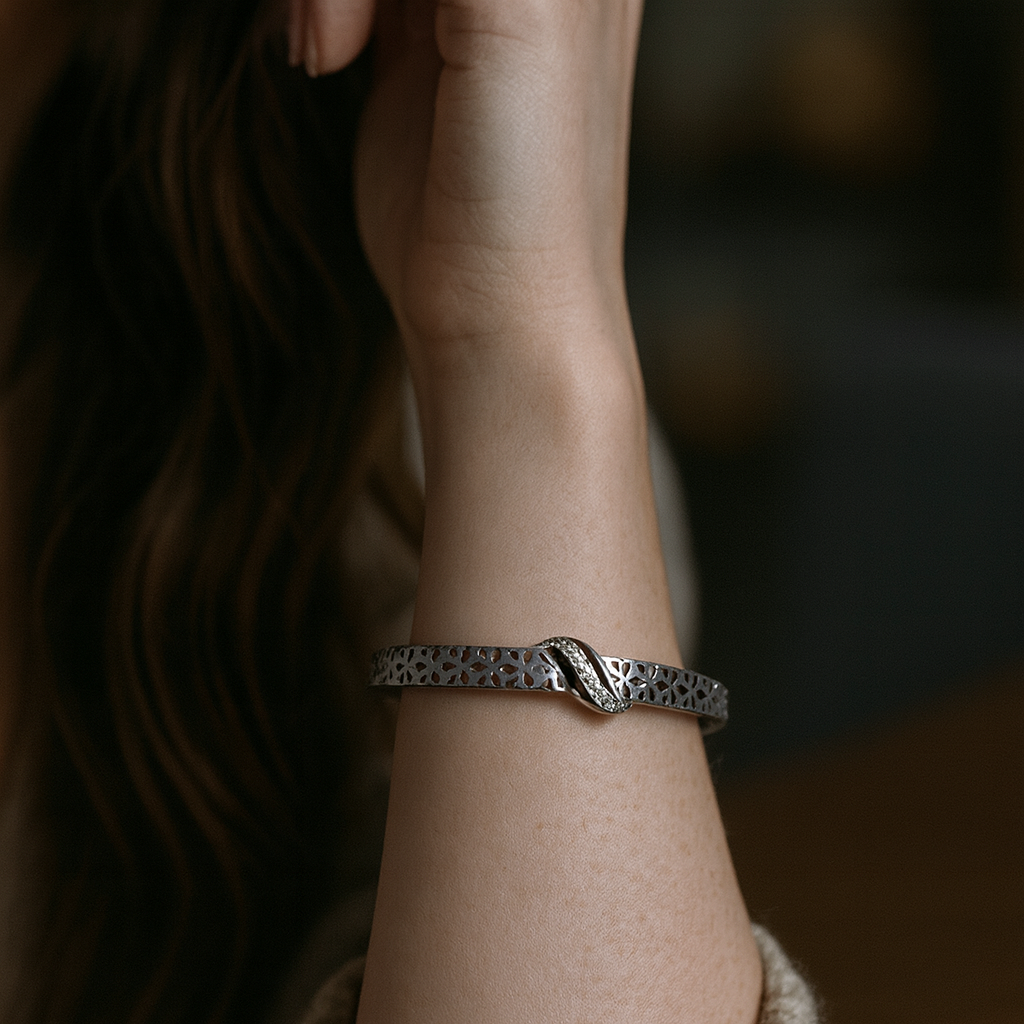 925 Sterling Silver Daisy Twist Bangle