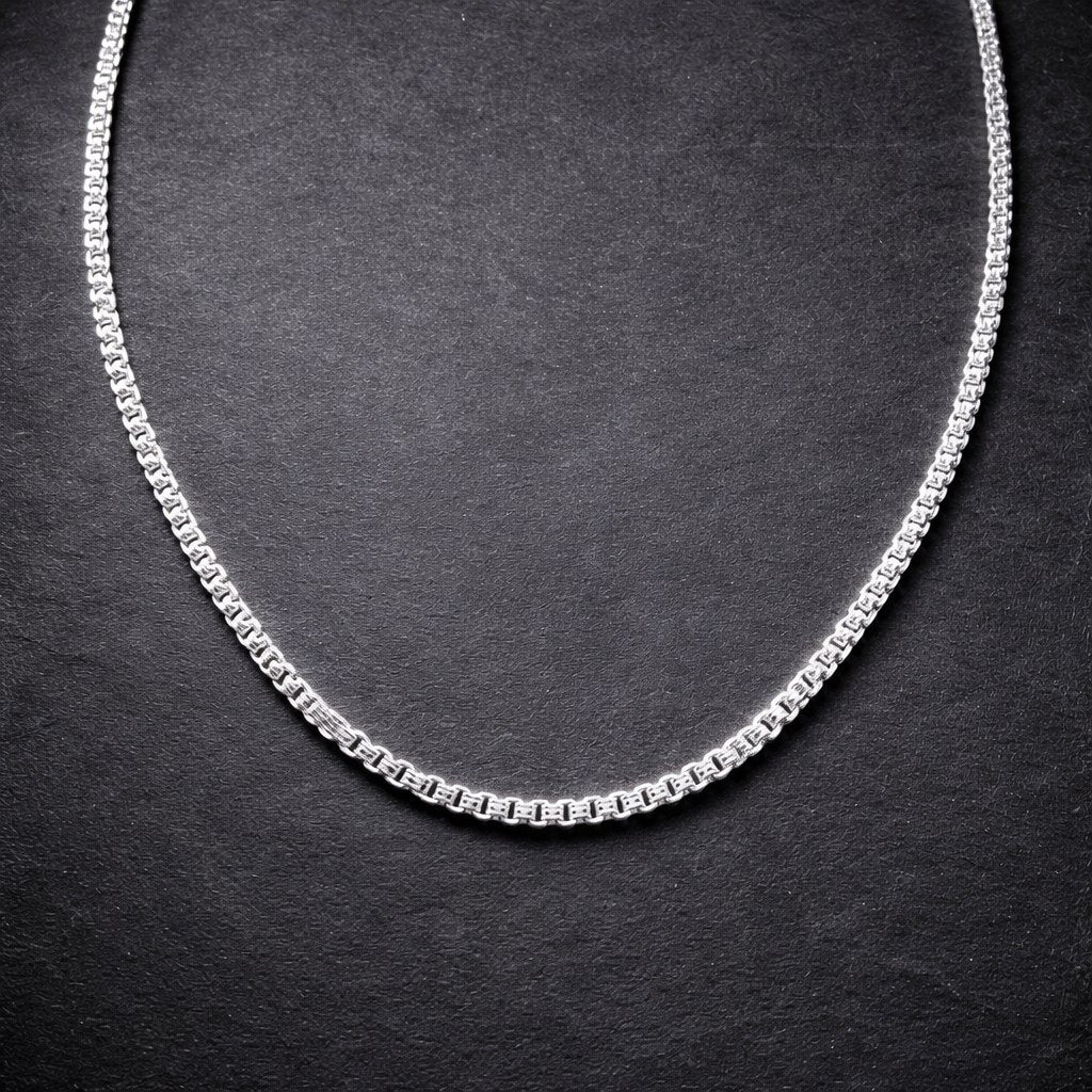 Strong Curved Box Chain