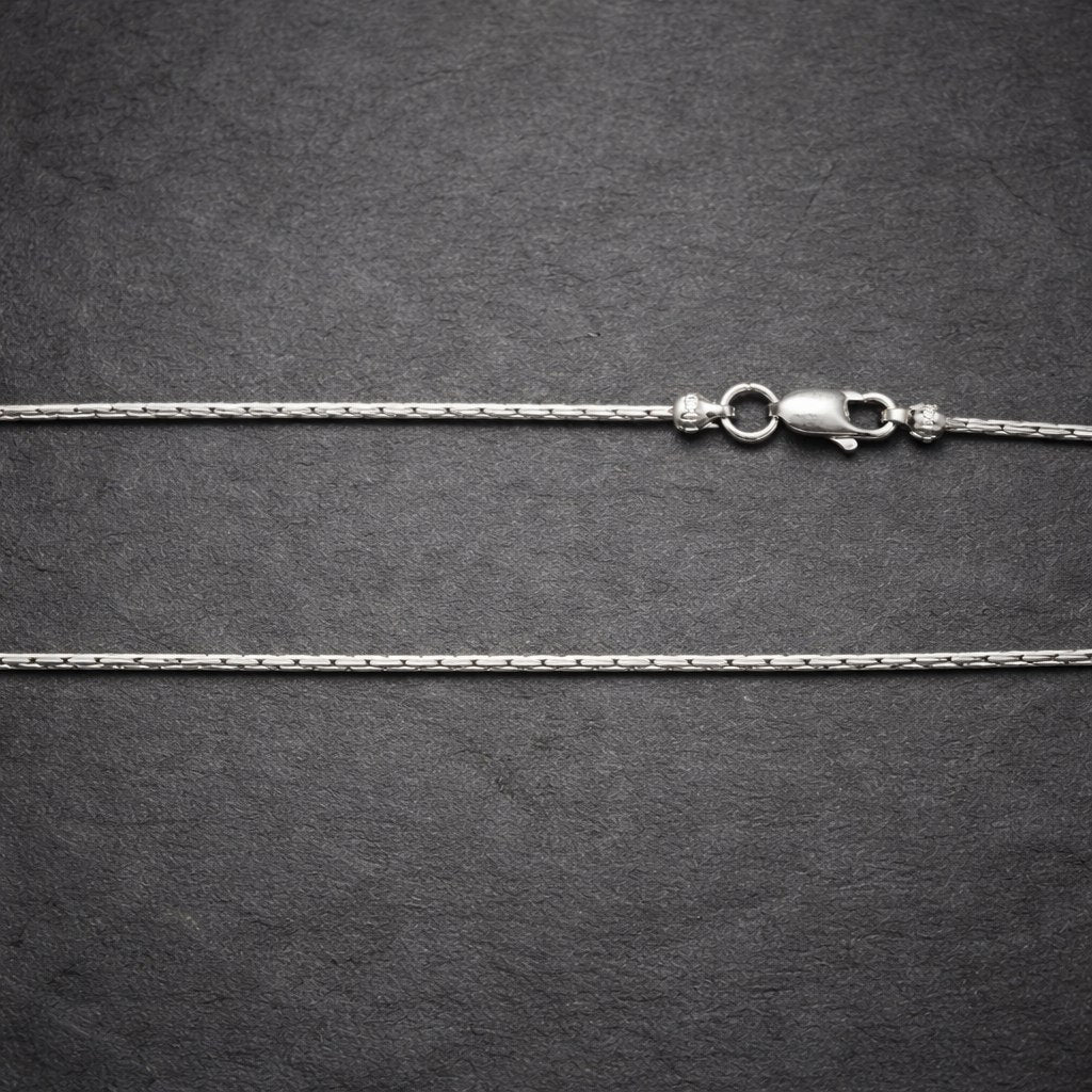 Curved Rectangular Carved Chain