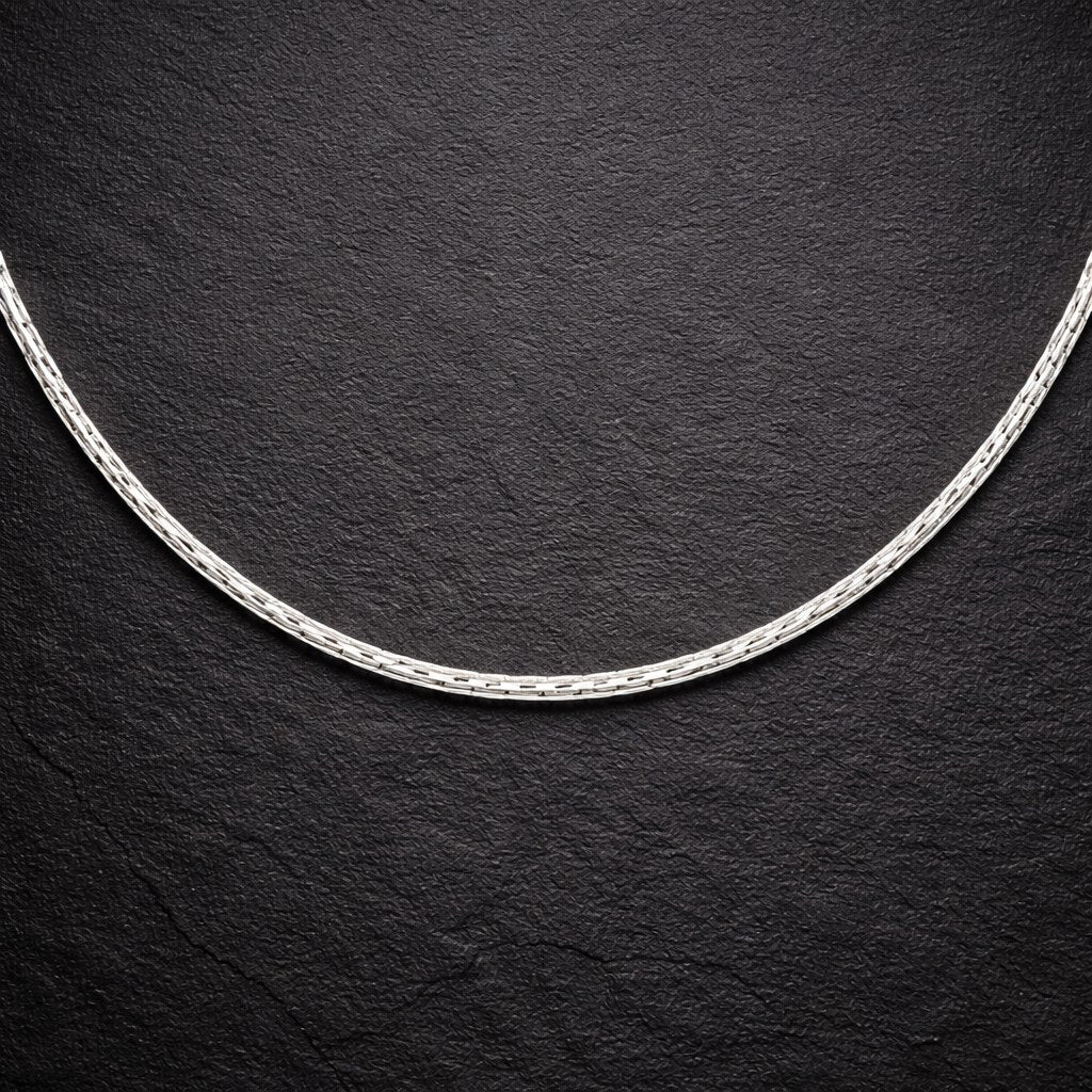 Curved Rectangular Carved Chain