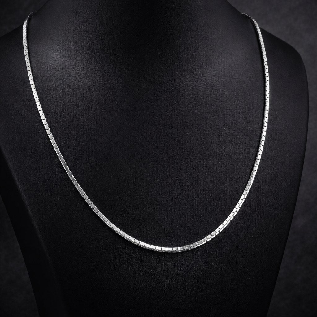 Cubic Box Chain