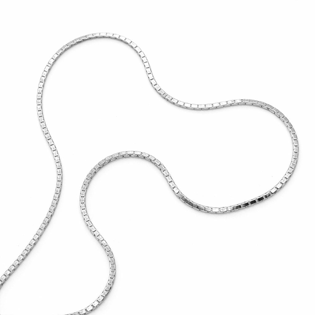 Cubic Box Chain