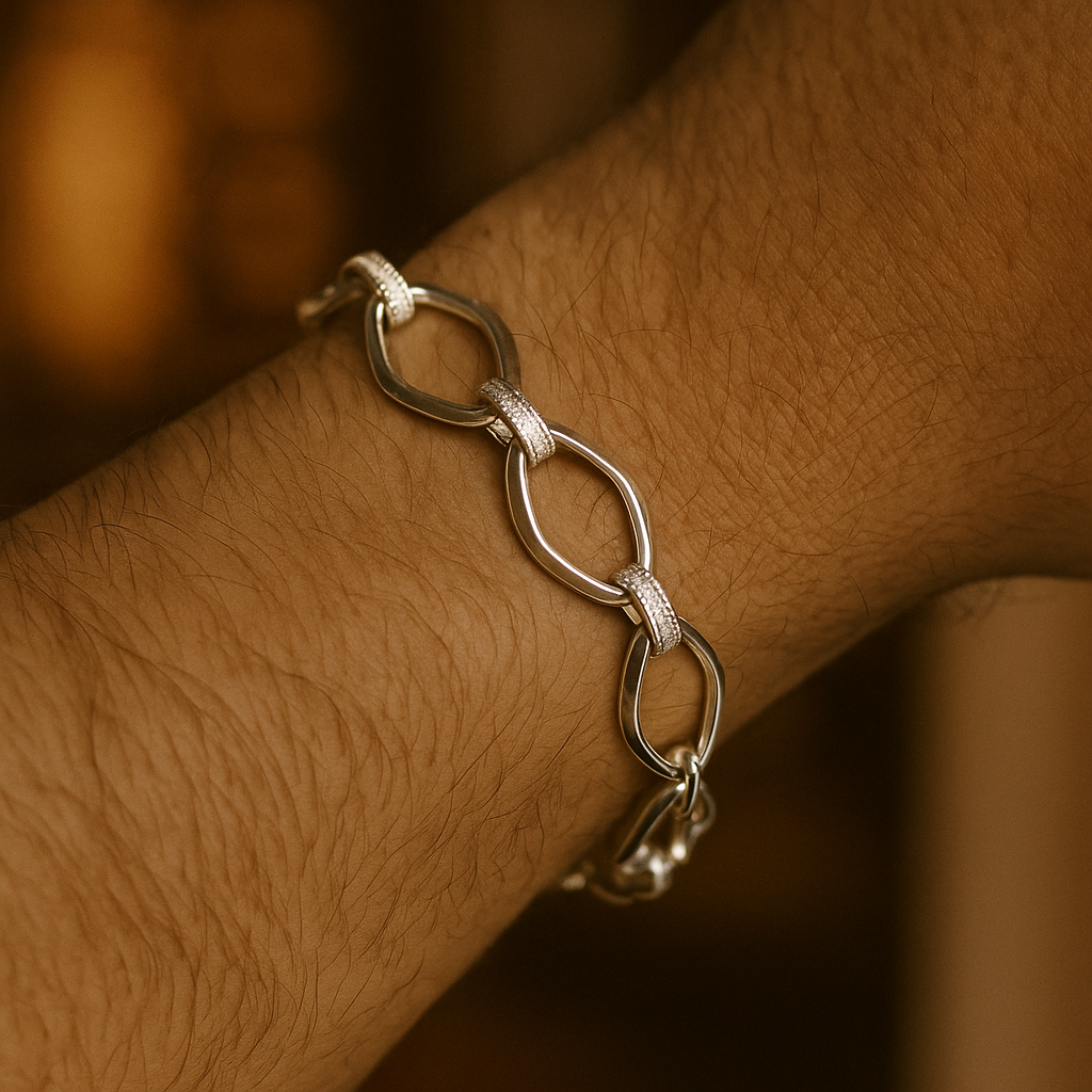 The 925 Sterling Silver Classic Loop Bracelet