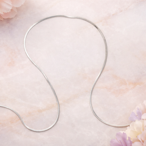 Sleek Minimal Pretty Necklace