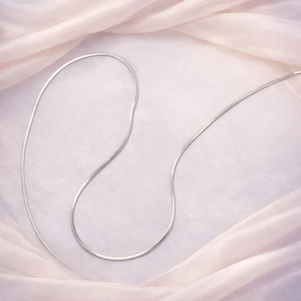 Sleek Minimal Pretty Necklace