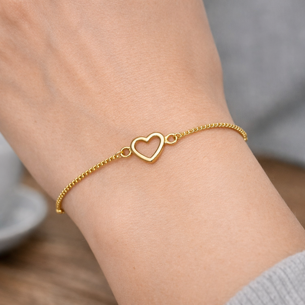 Gold Heart Charm Bracelet with Mother of Pearl