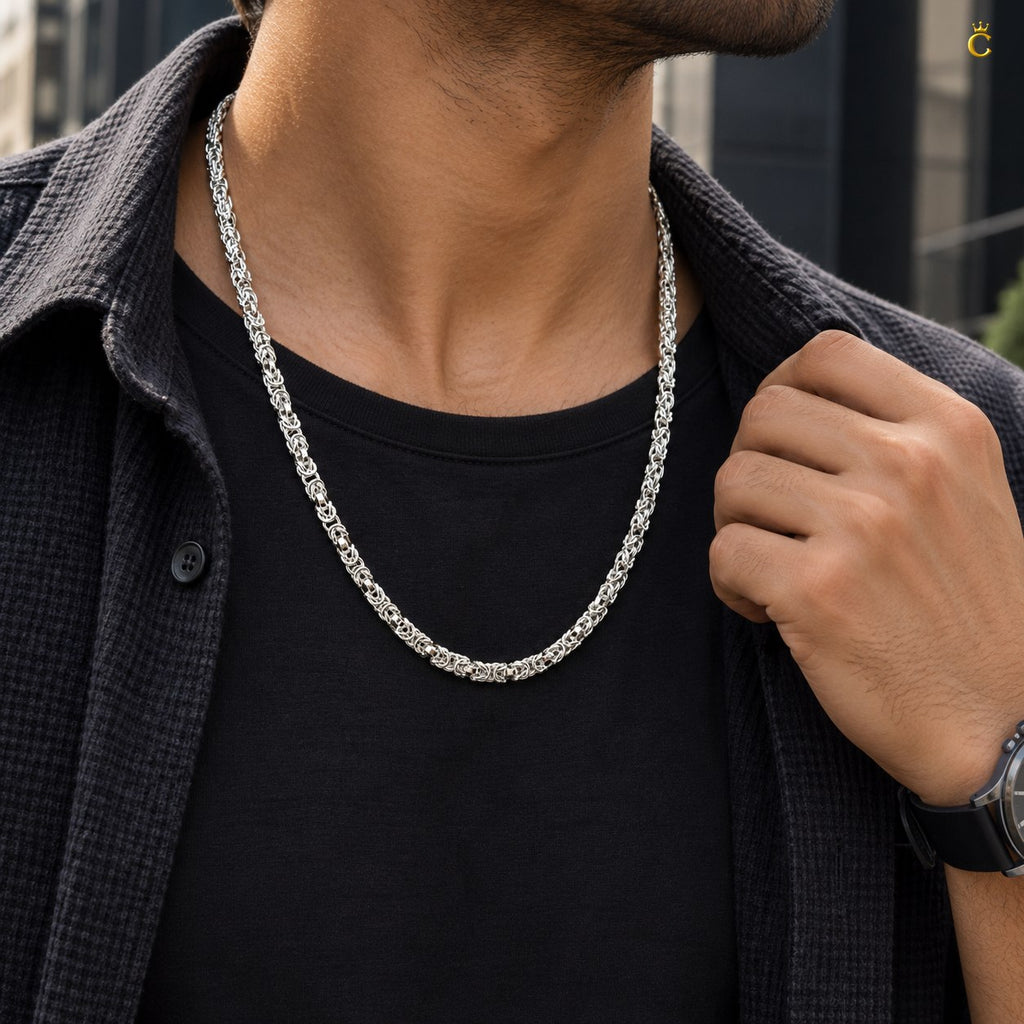 Twisted interlinked silver chain