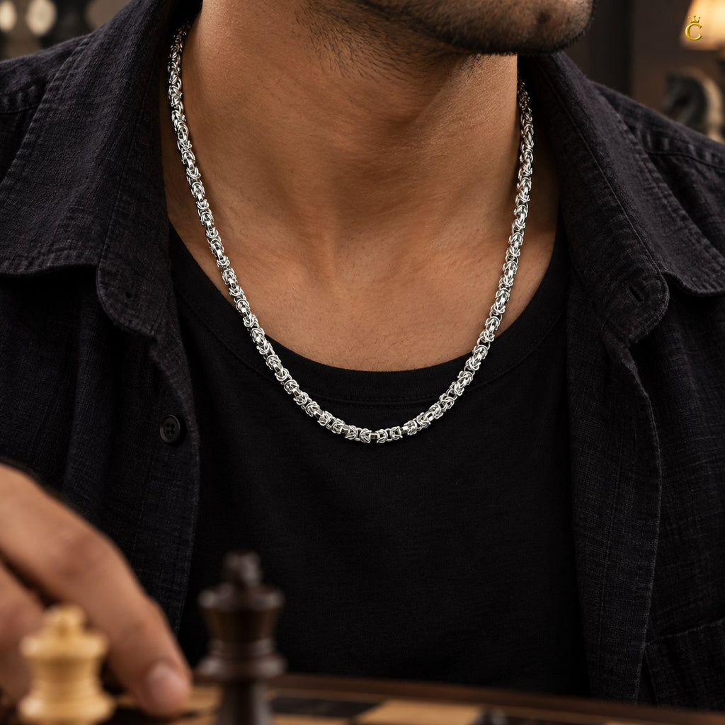 Twisted interlinked silver chain