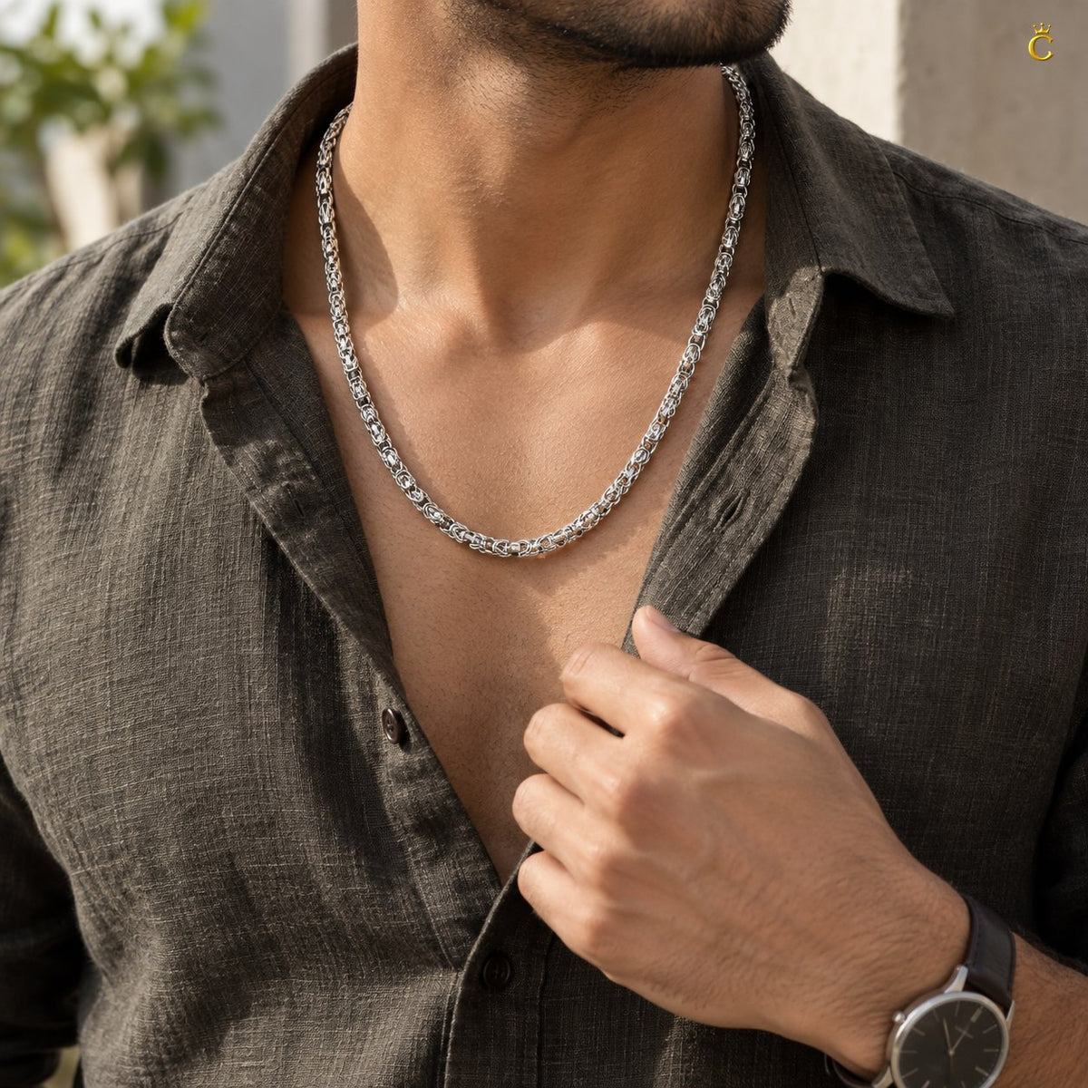Twisted interlinked silver chain