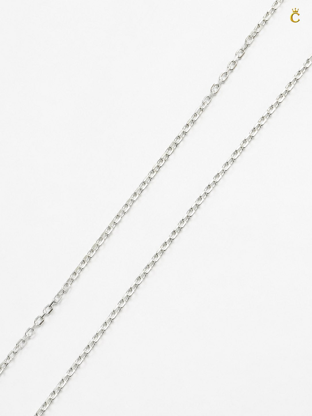 Sleek Striking Link Chain
