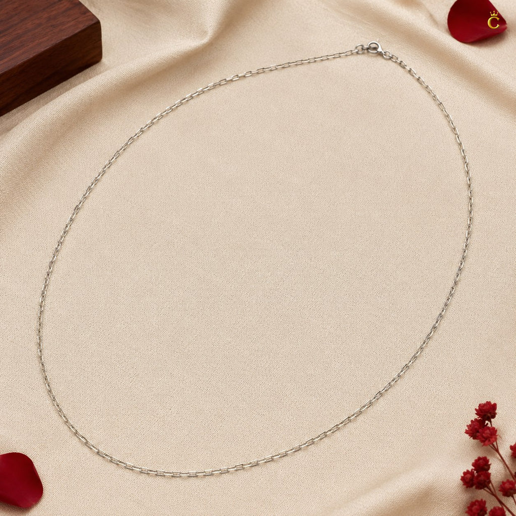 Sleek Striking Link Chain