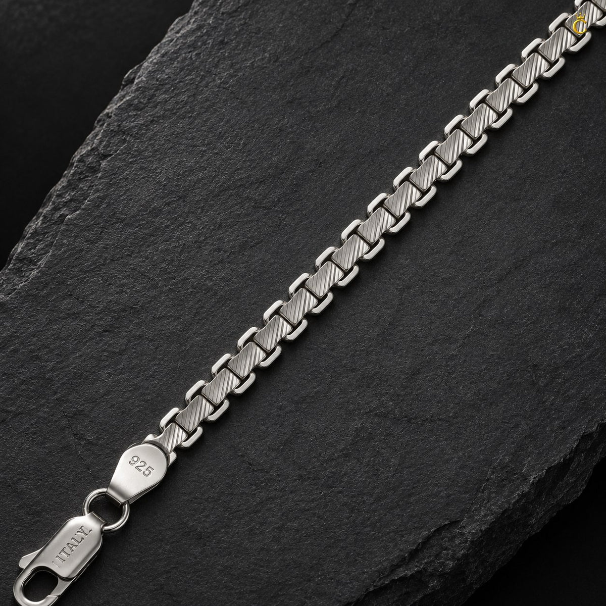 Elegant Silver Box design Aurelle Chain
