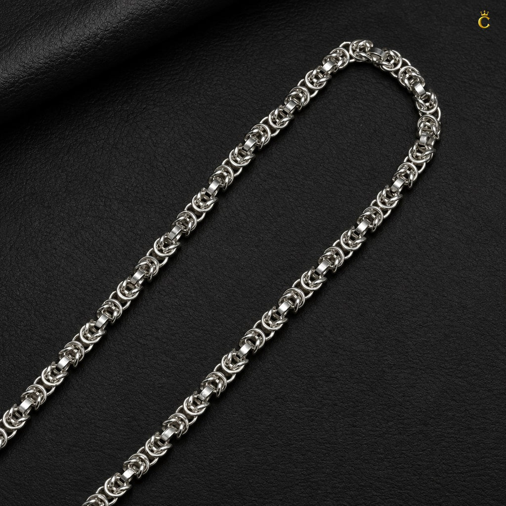 Twisted interlinked silver chain