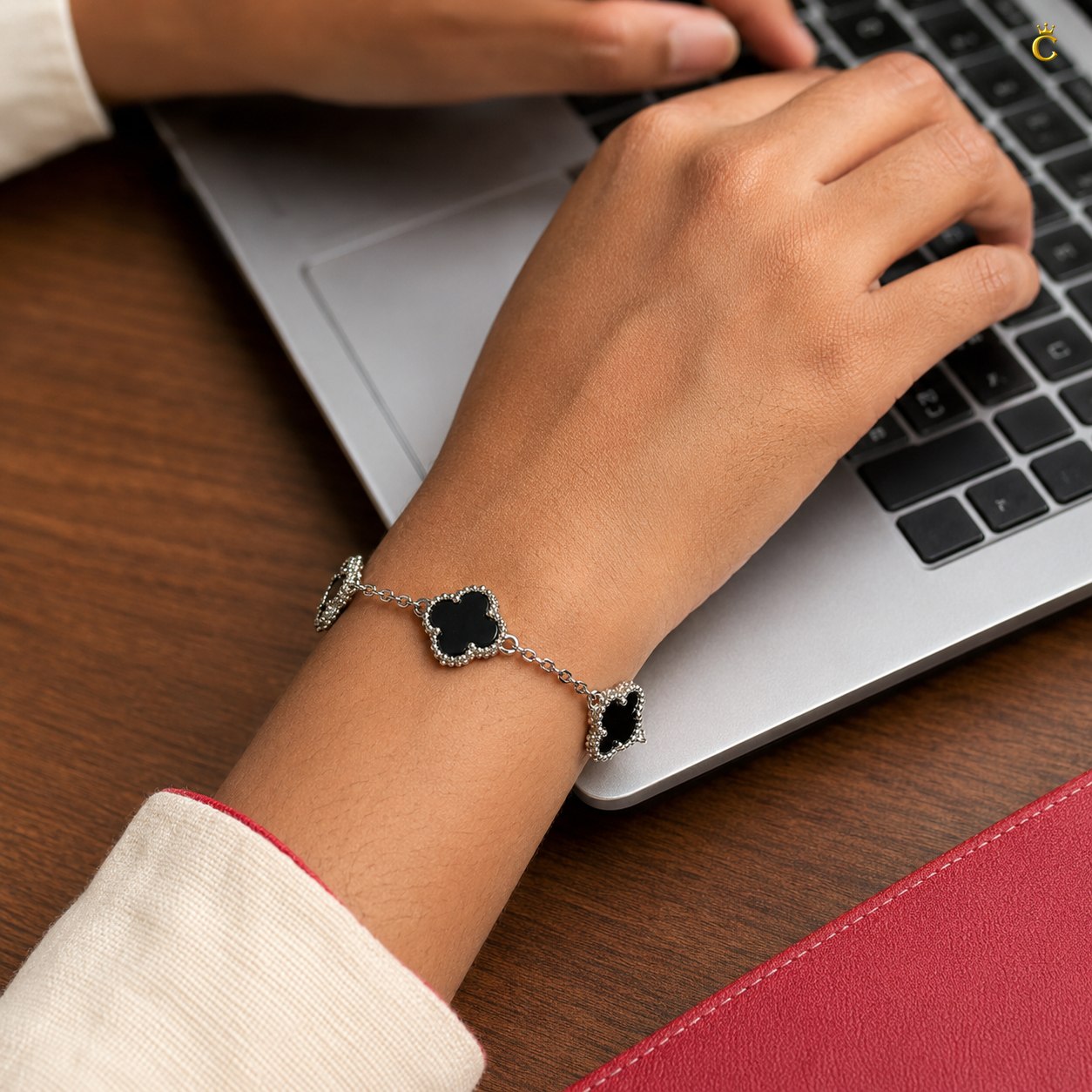 Celestora- Onyx Black Five Clovers Van cliff Bracelet