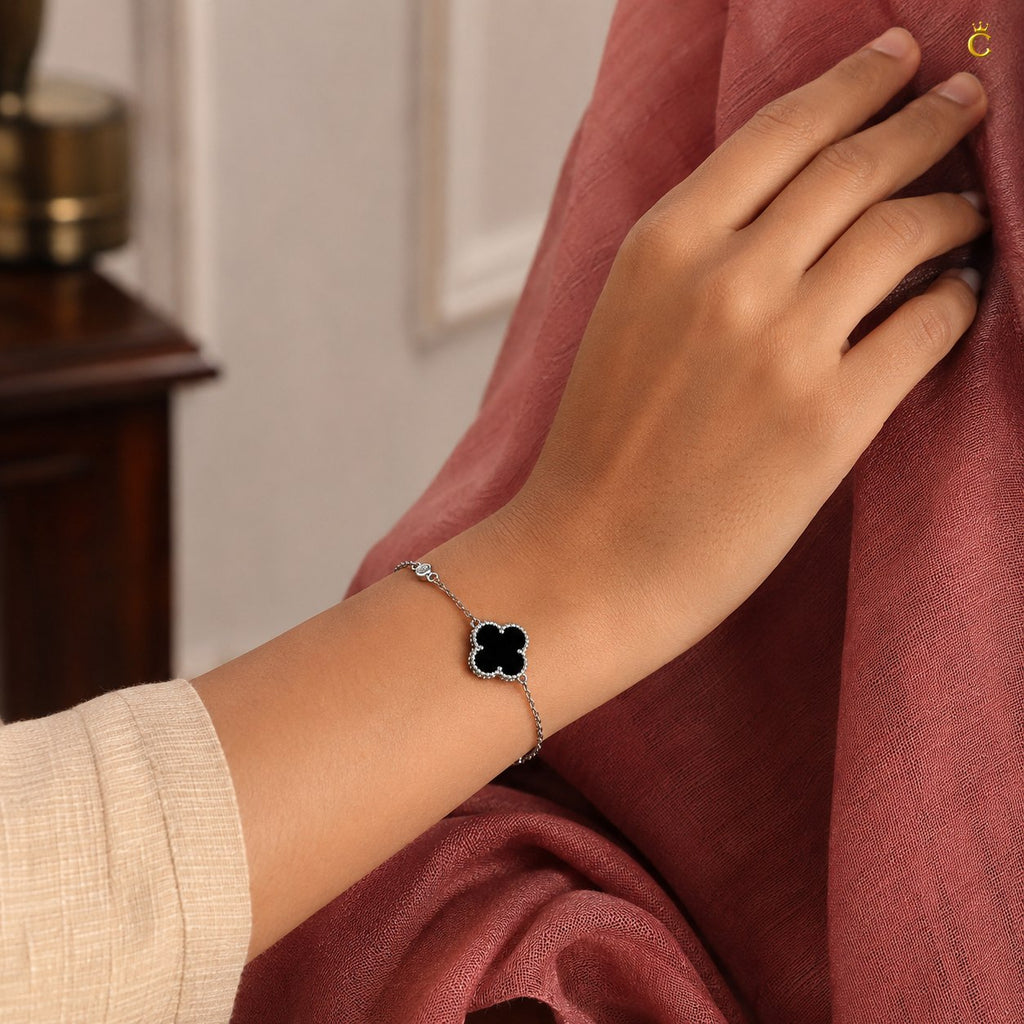 Celestora - Onyx Single Clover Van cliff Zircon studded Bracelet