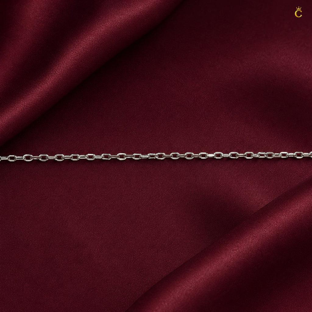 Sleek Striking Link Chain