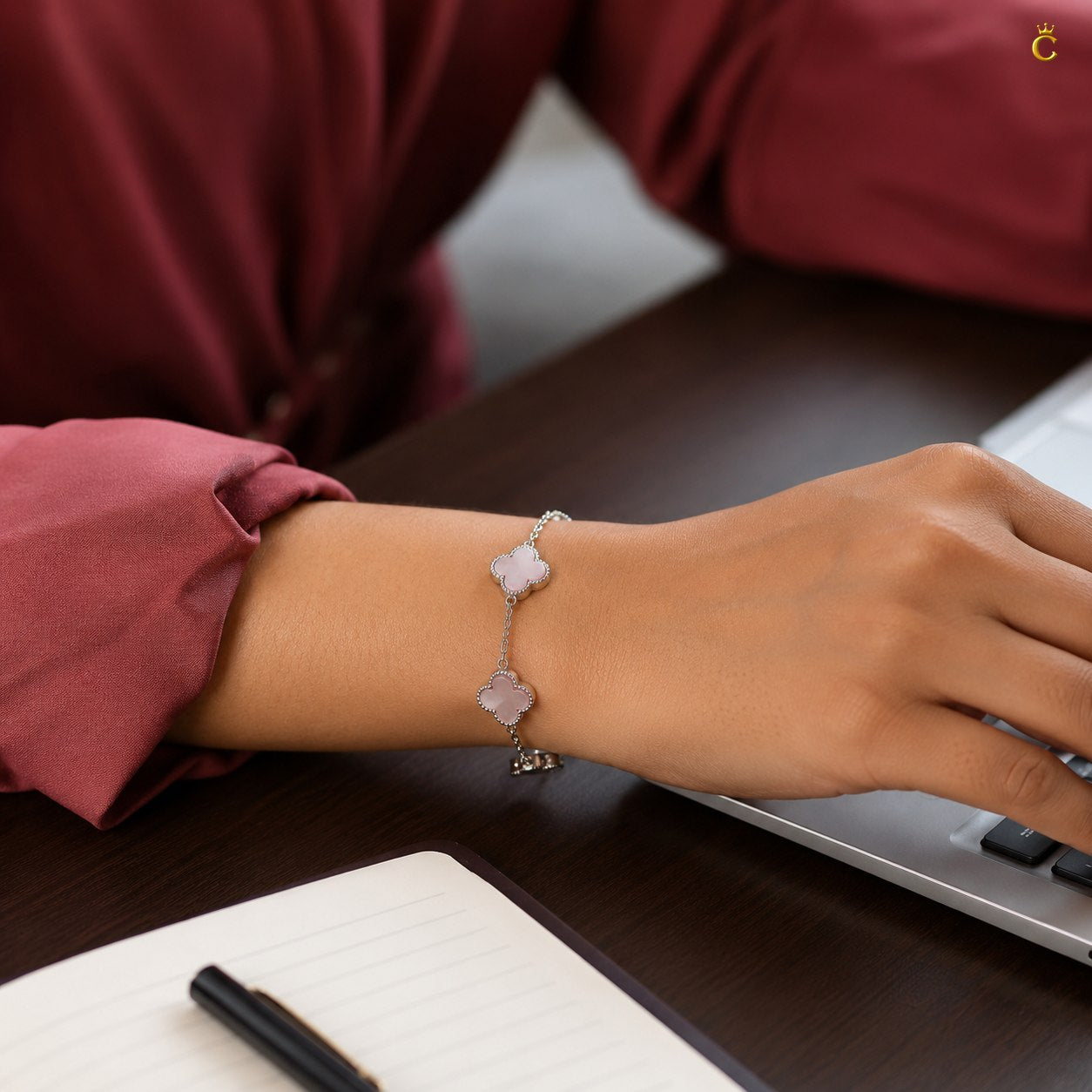 Celestora Luxurious Pink Clover Van cliff Bracelet (5 motifs)