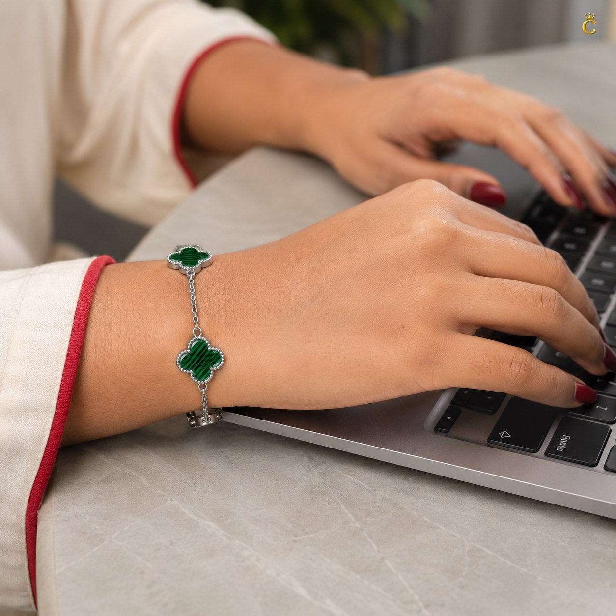 Celestora Emerald Ever-green Van cliff Bracelet