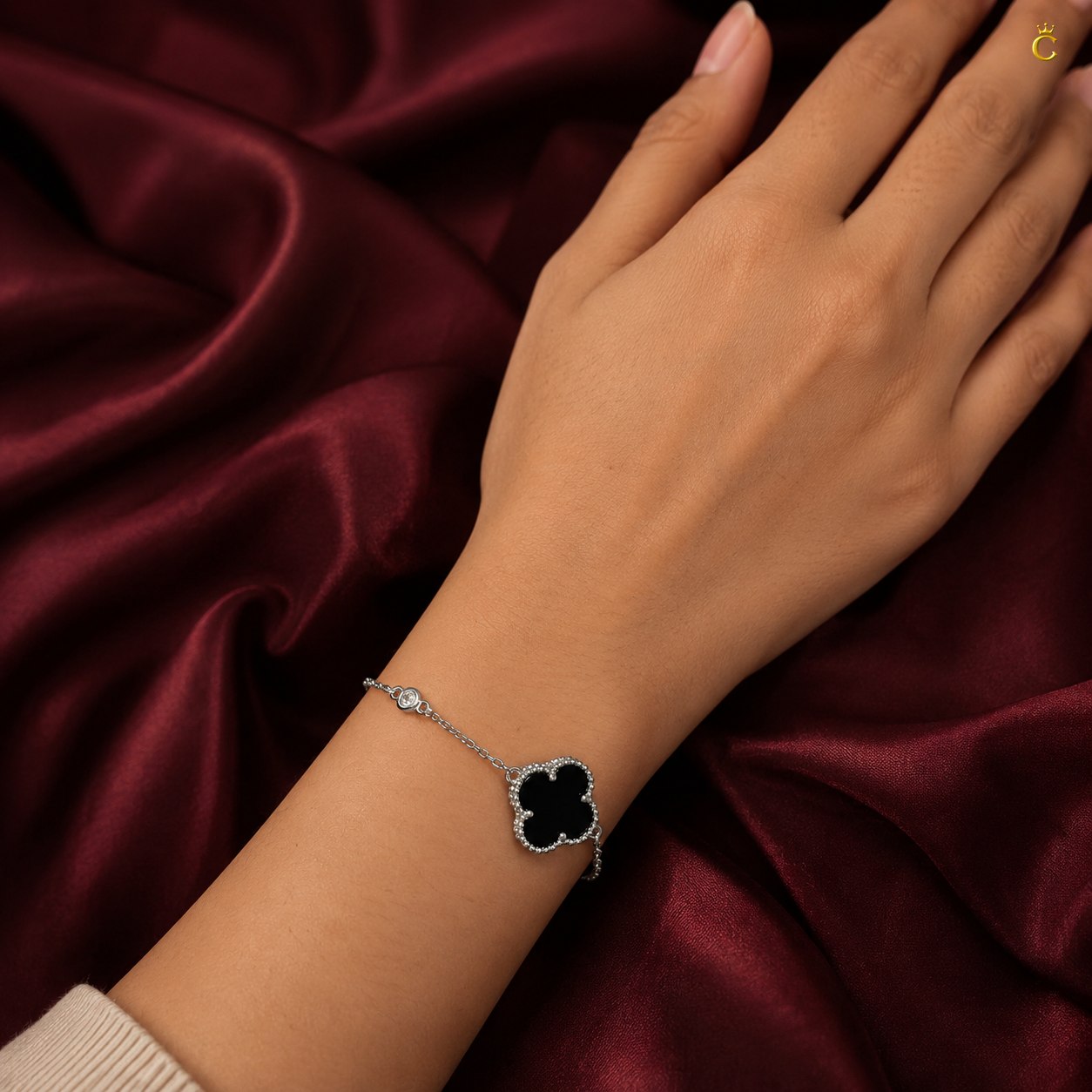 Celestora - Onyx Single Clover Van cliff Zircon studded Bracelet