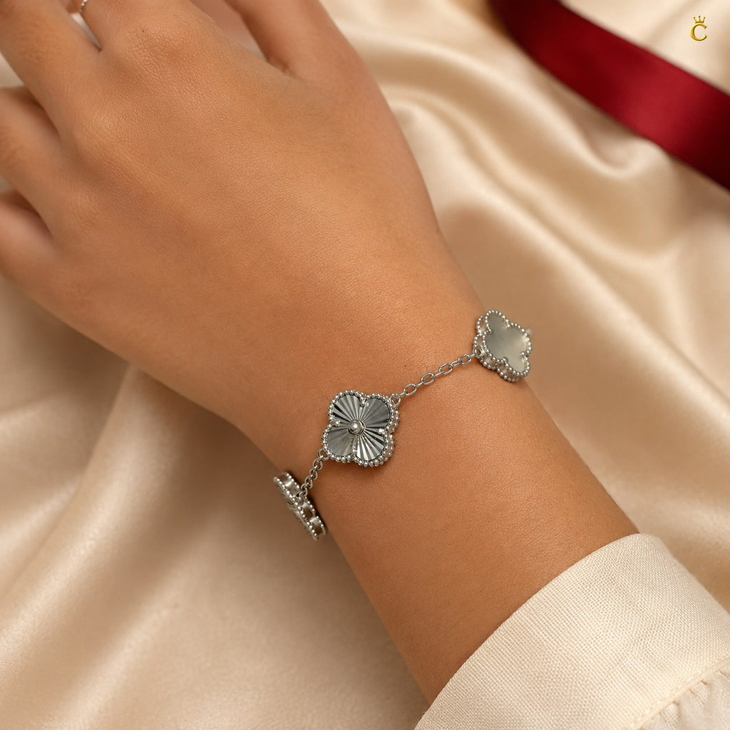 Celestora Moon Pearl Clover Van cliff Bracelet