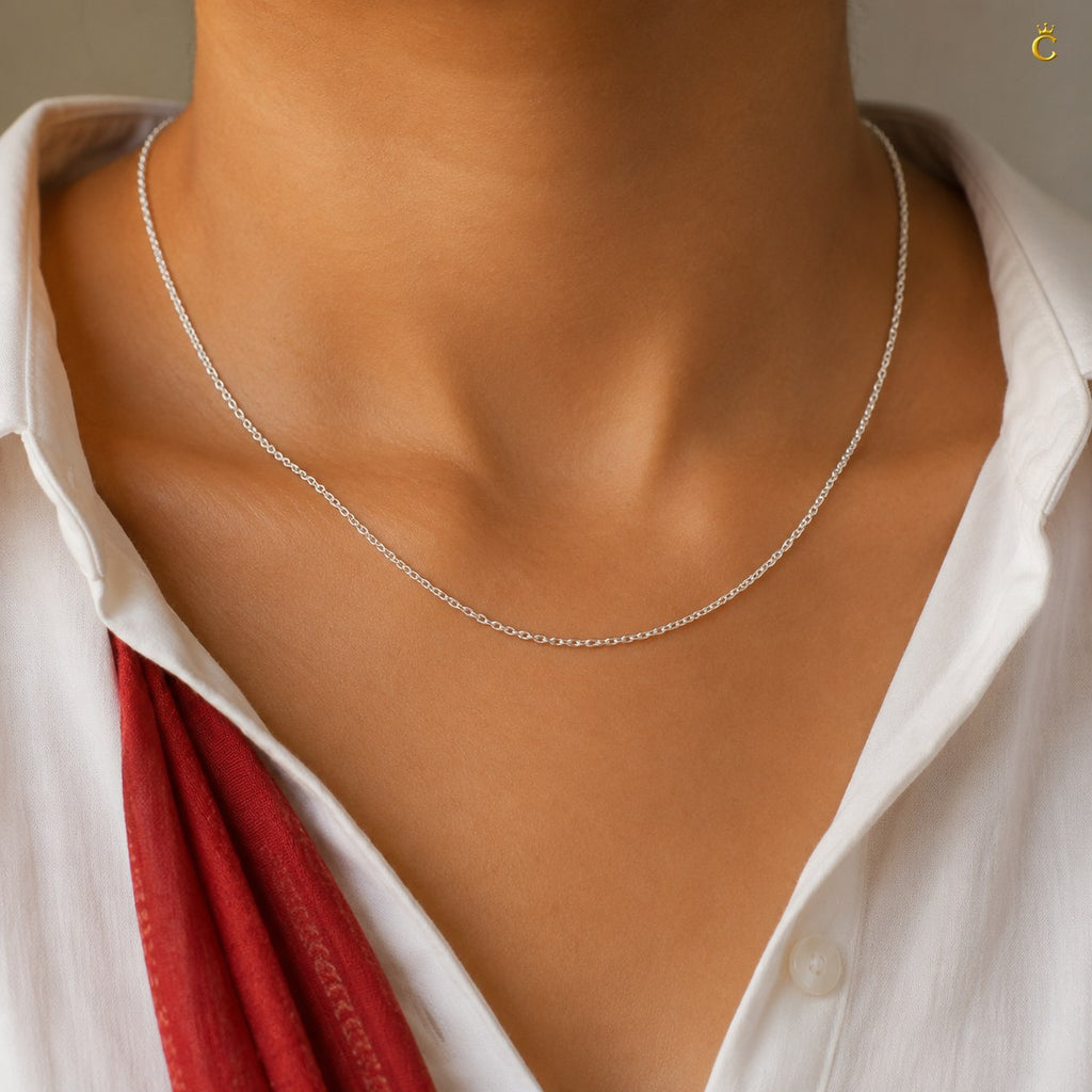 Sleek Striking Link Chain
