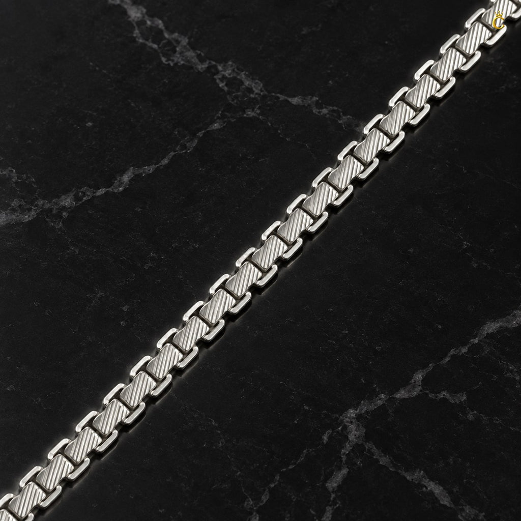 Elegant Silver Box design Aurelle Chain