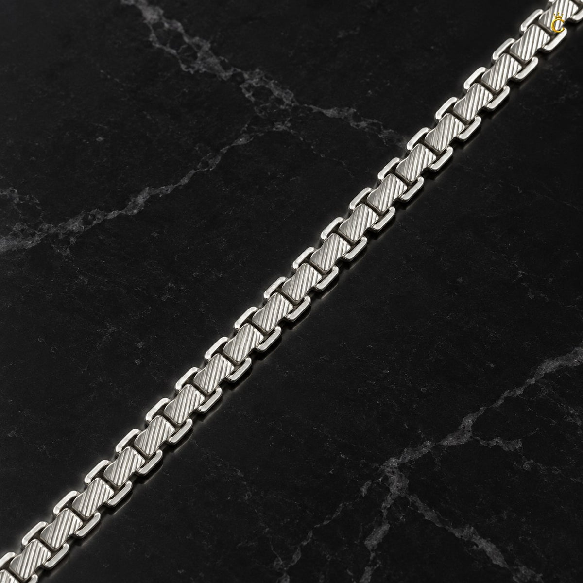Elegant Silver Box design Aurelle Chain