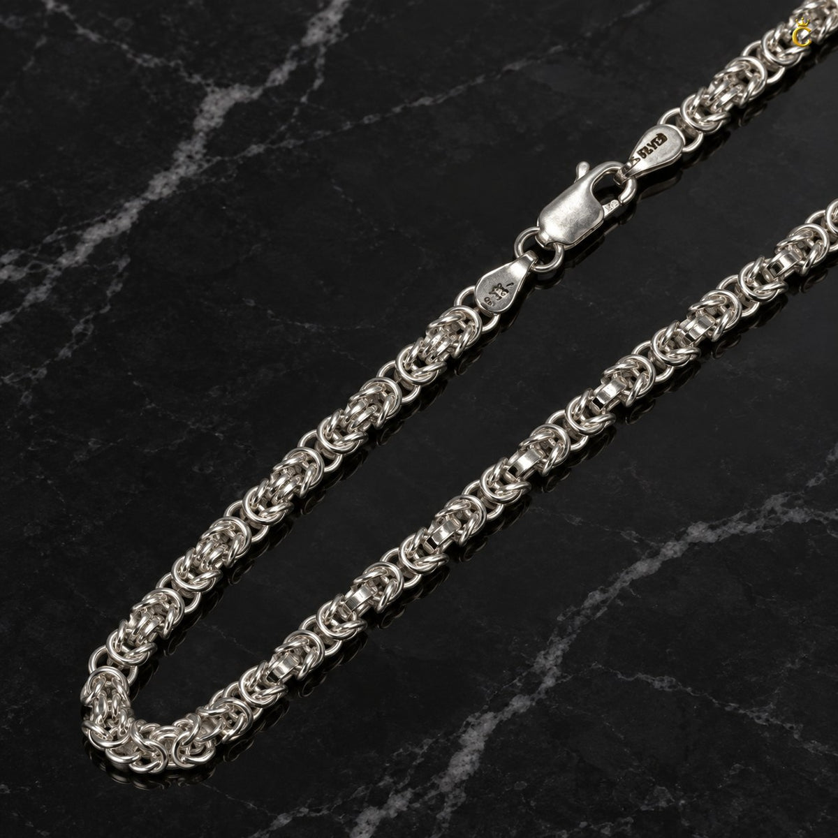 Twisted interlinked silver chain