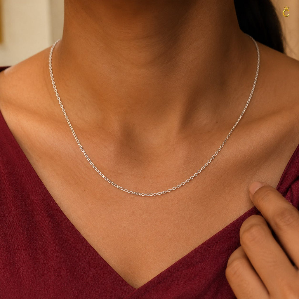 Sleek Striking Link Chain