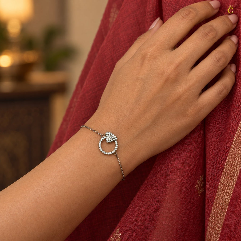 Premium minimal Love bracelet