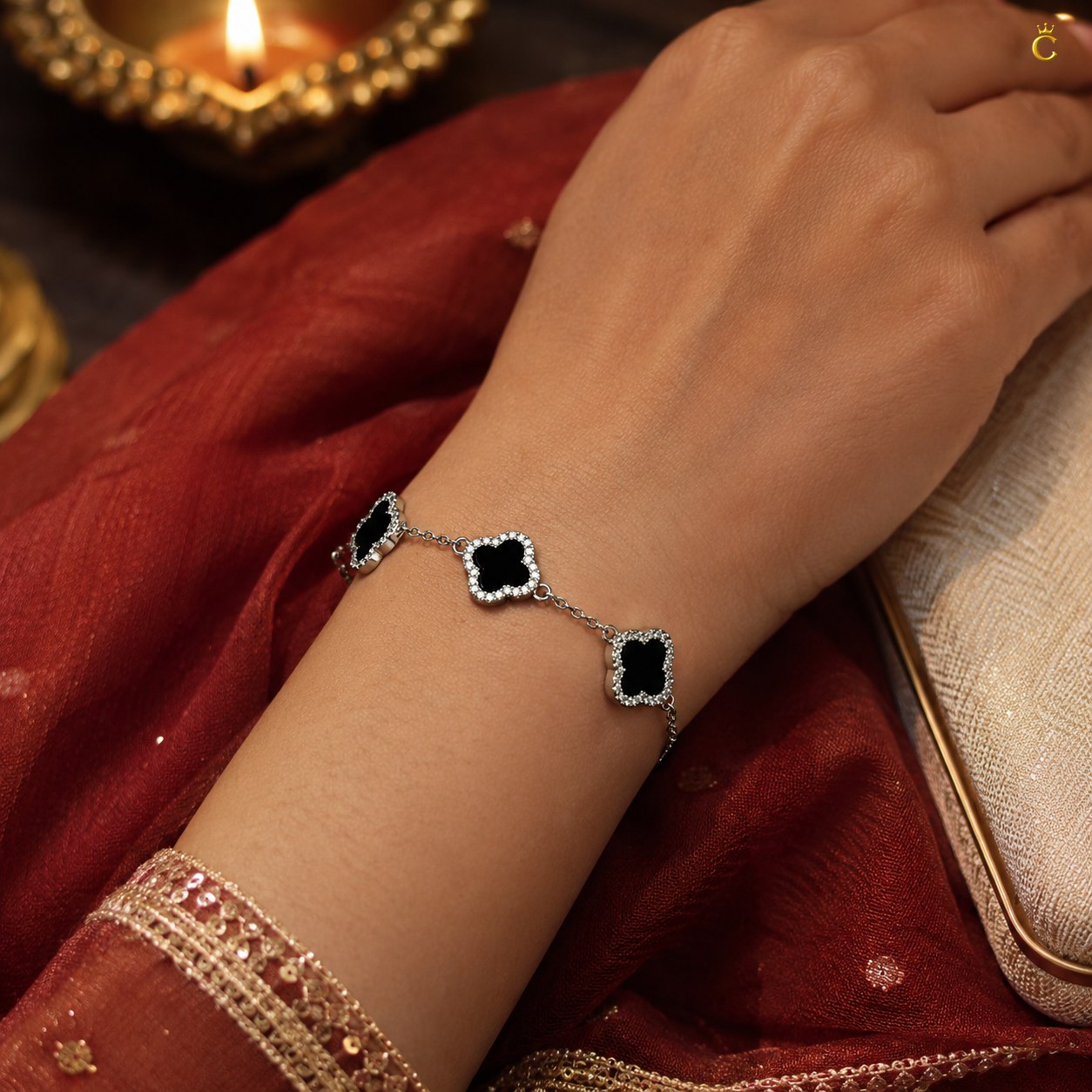 Celestora Luxurious Black 5 Clovers Van cliff Bracelet