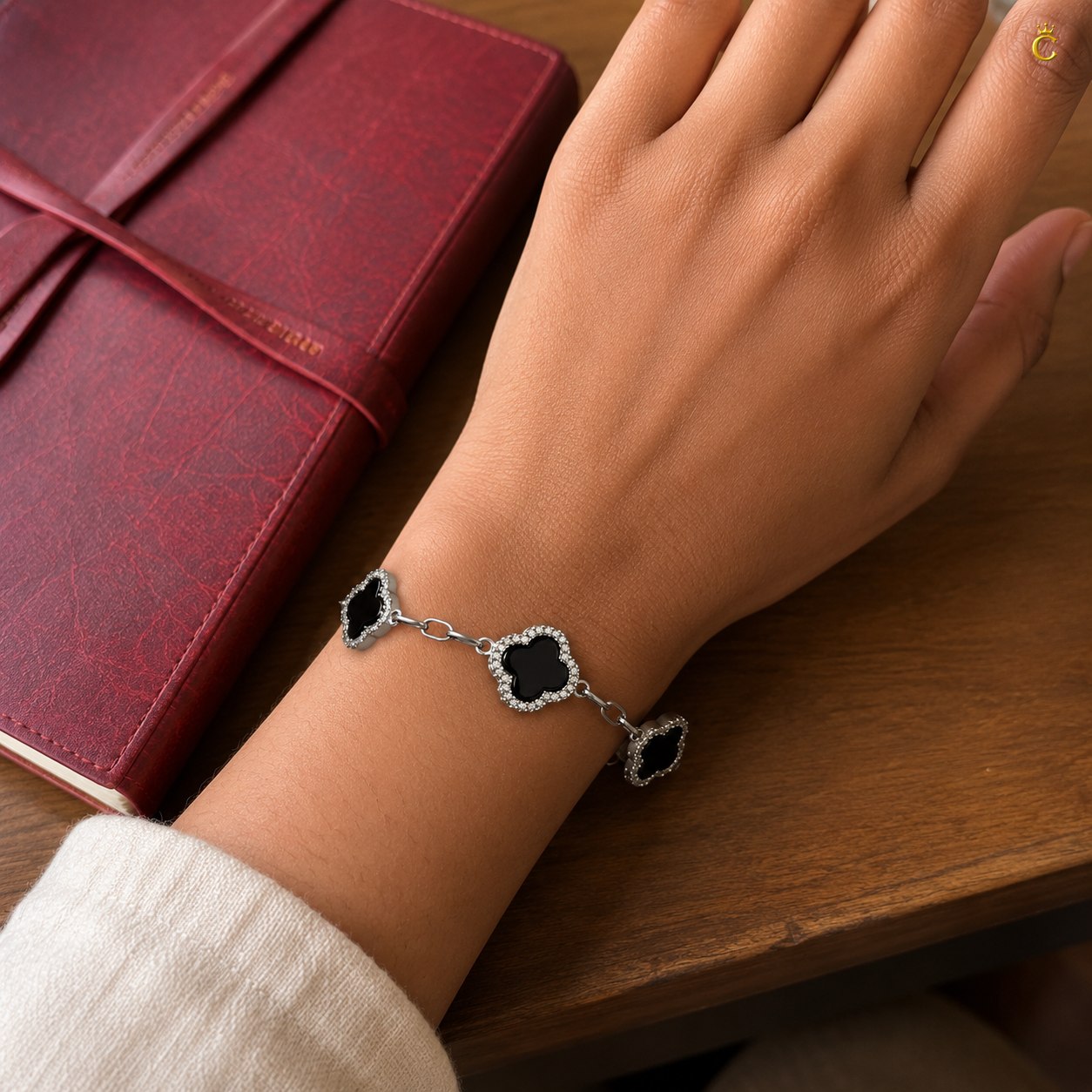 Celestora Onyx Black Three Clover Van cliff Bracelet