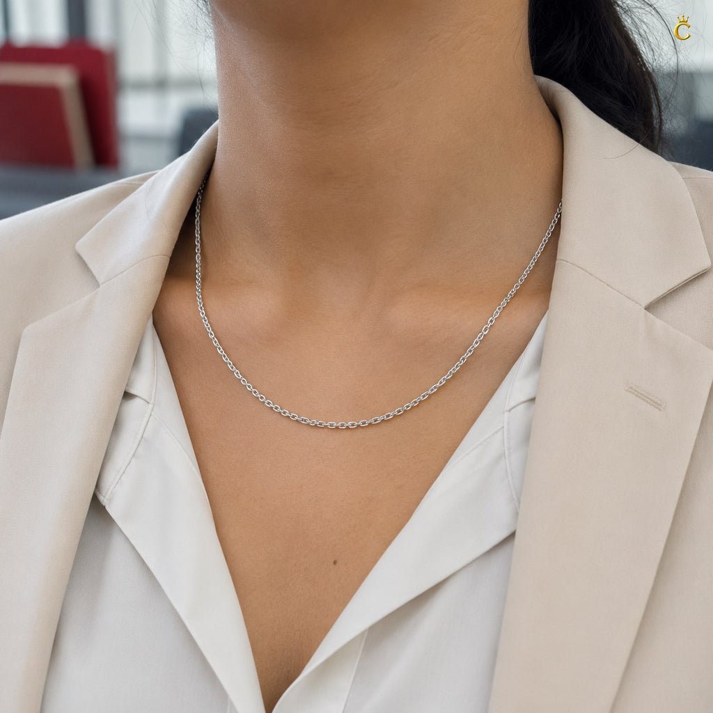 Sleek Striking Link Chain