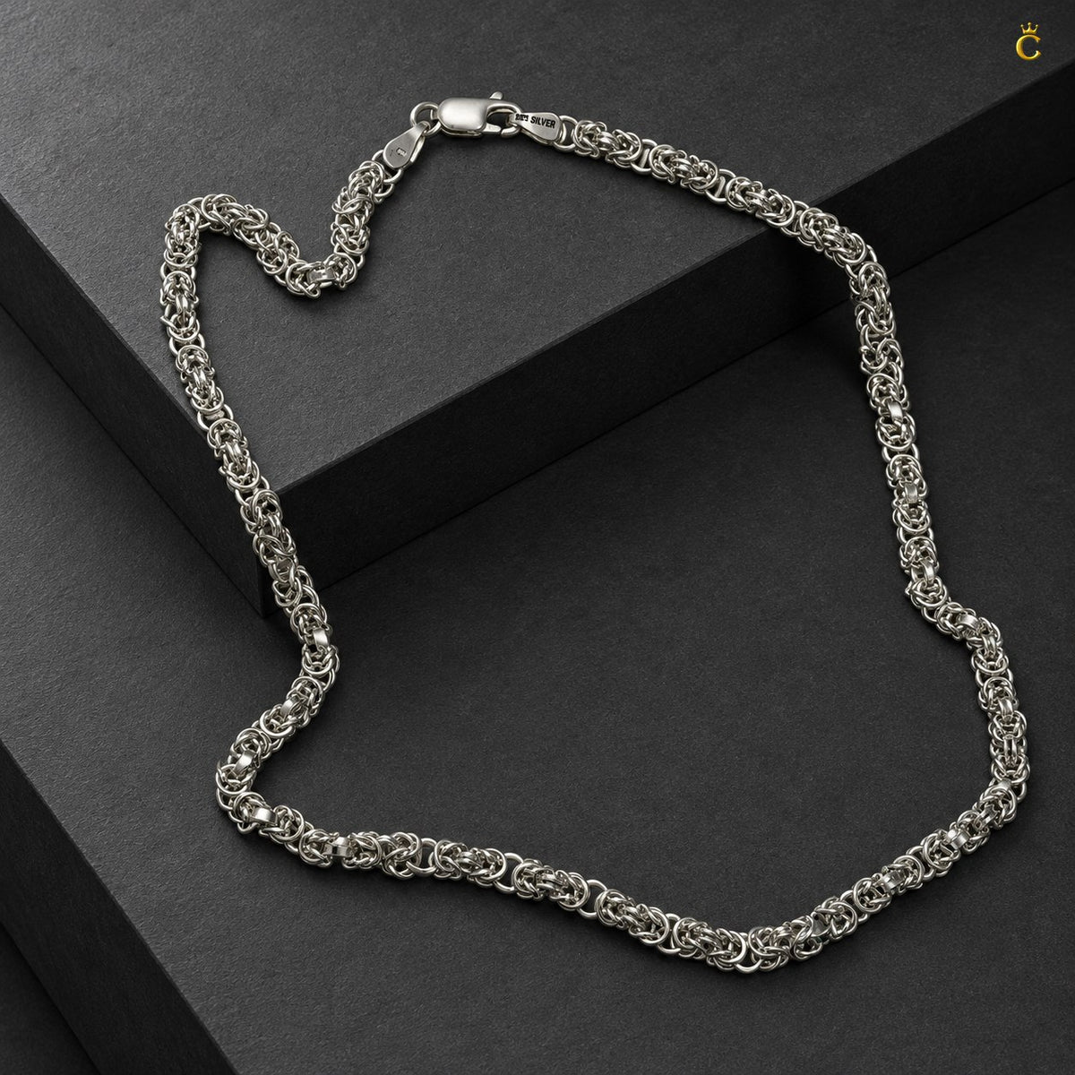 Twisted interlinked silver chain
