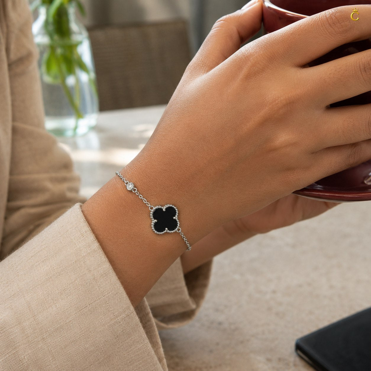 Celestora - Onyx Single Clover Van cliff Zircon studded Bracelet